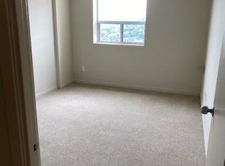 17 Ruddington Dr #1601, Toronto, ON M2K 0A8