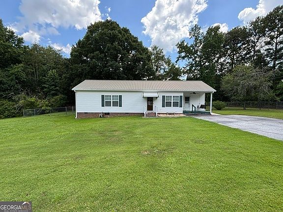 2nd image of 10 Holly Ln