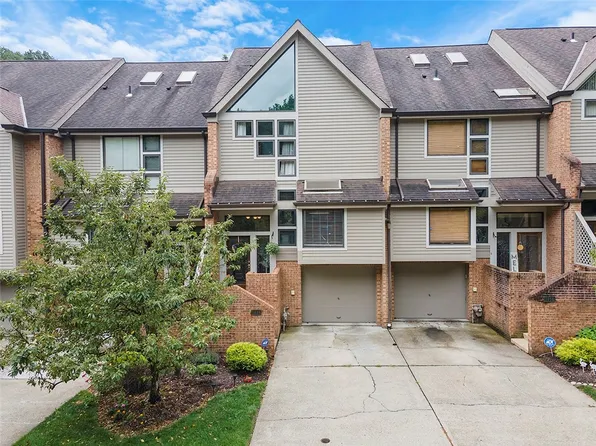 1408 Towne Square Dr, Allison Park, PA 15101