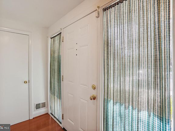 4th image of 19157 Stedwick Dr