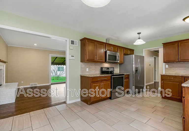8400 State Line Rd — Photo 17