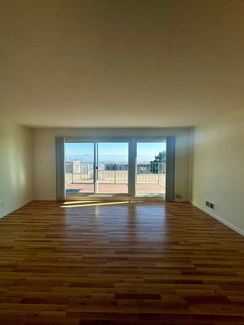88 Crestline Drive (618r) — Photo 1