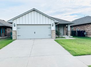 11504 SW 8th Cir, Yukon, OK 73099