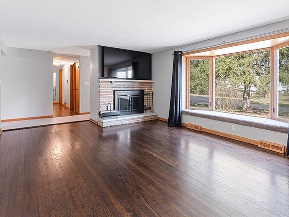 4th image of 6825 Chippewa Ave NW