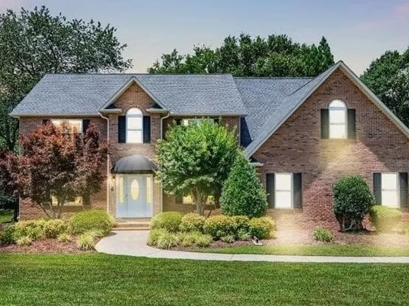 101 Plantation Dr, Moore, SC 29369