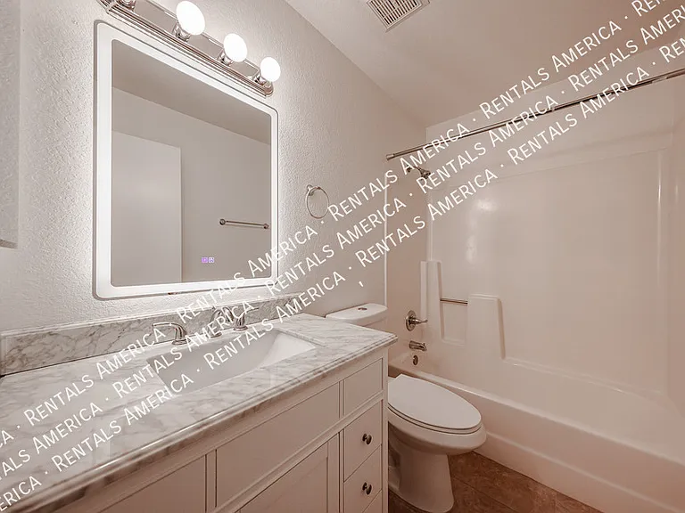 2842 E Irwin Ave — Photo 20