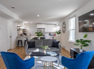 943 Pleasant Ave, Highland Park, IL 60035