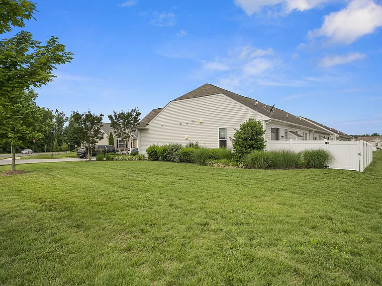 16 Fuji Ct — Photo 11