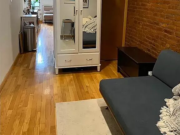 5th image of 286 E 10th St #3B