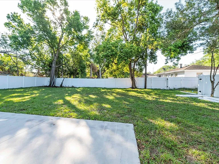 1709 Holly Rd — Photo 62
