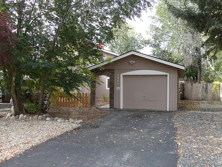 2921 Woodside Blvd — Photo 1