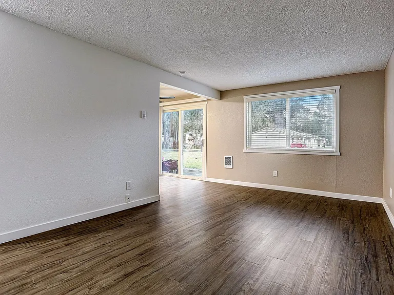 Tall Tree Manor — Photo 24