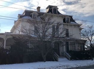 21 Highland Ave, Middletown, NY 10940