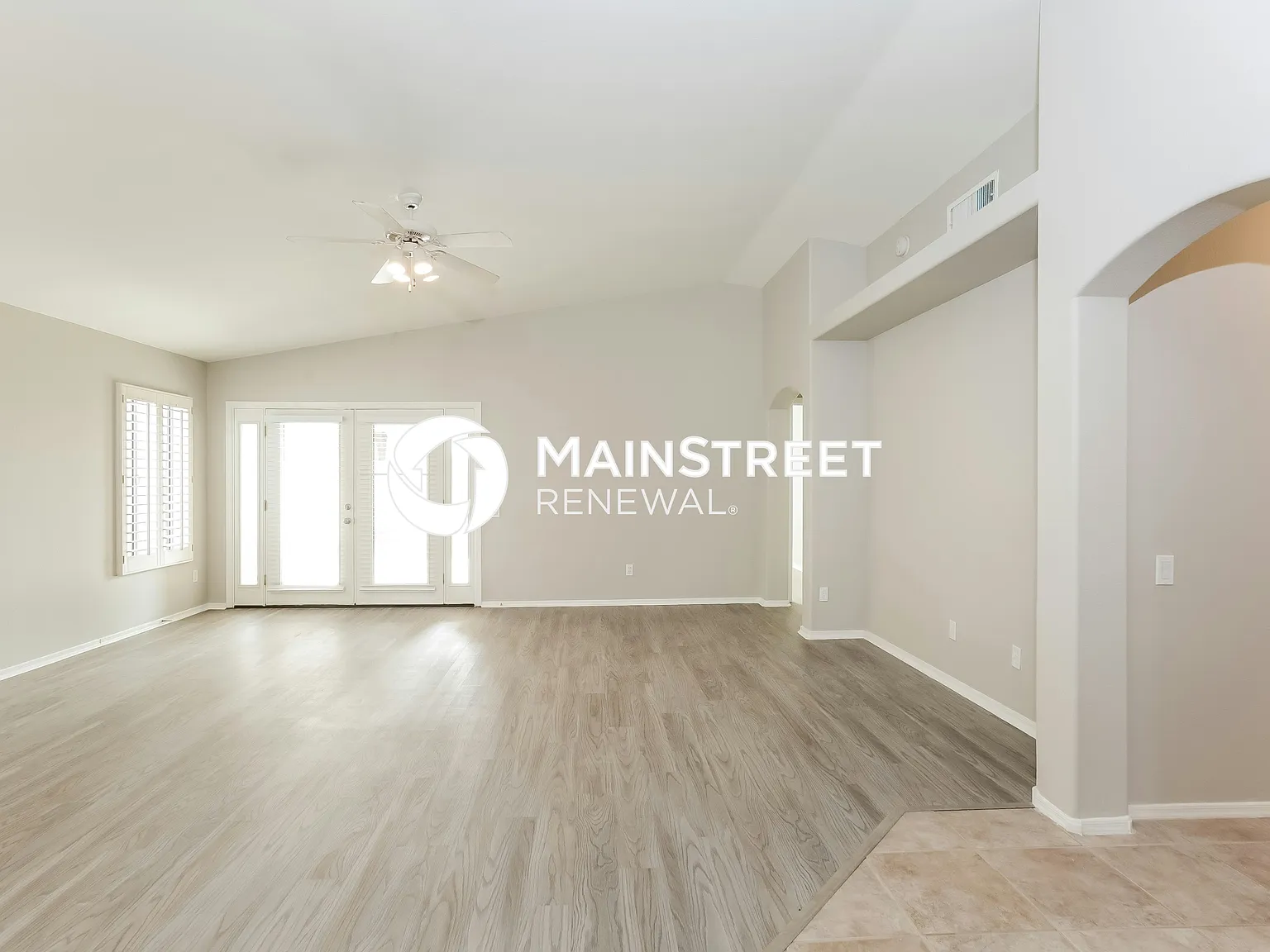 3549 E Kelton Ln — Photo 2