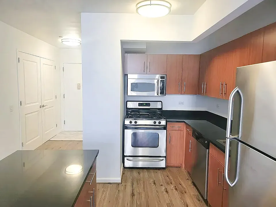 20 West St #16L