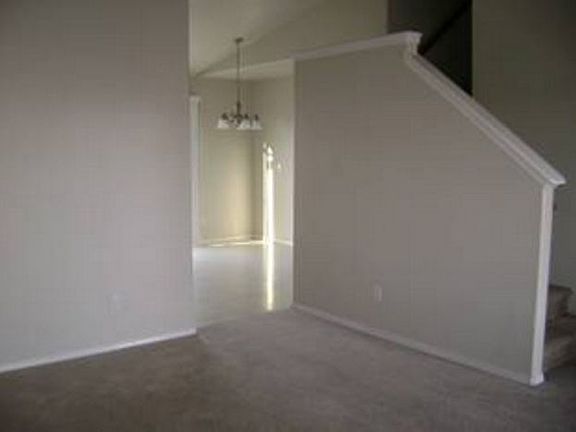 2nd image of 1915 W Crown Pointe Ave