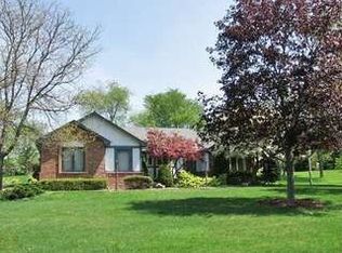 2099 Hamlin Ct, Rochester Hills, MI 48307