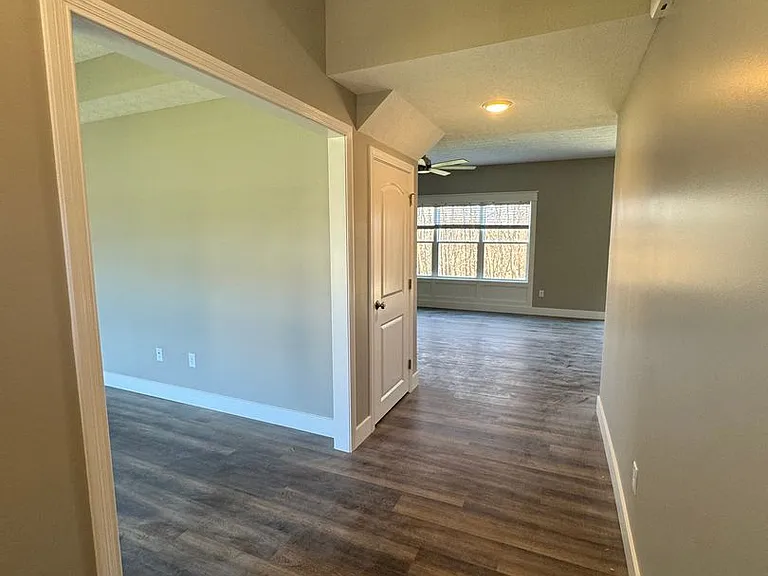 2509 Yeoman Ln — Photo 10