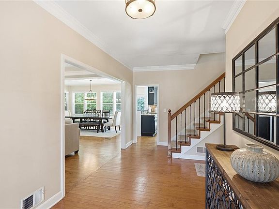 5th image of 280 Summerfield Dr