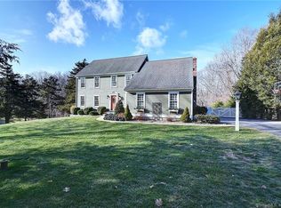42 Heatherwood Dr, Colchester, CT 06415