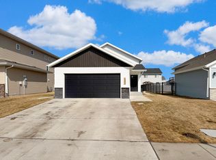 6032 80th Ave S, Horace, ND 58047