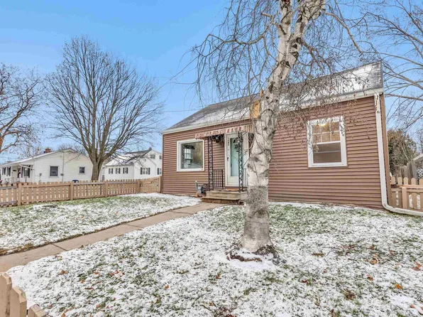 1045 Saint Paul St, Green Bay, WI 54304