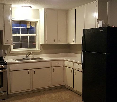 2nd image of 3803 Thomason Dr