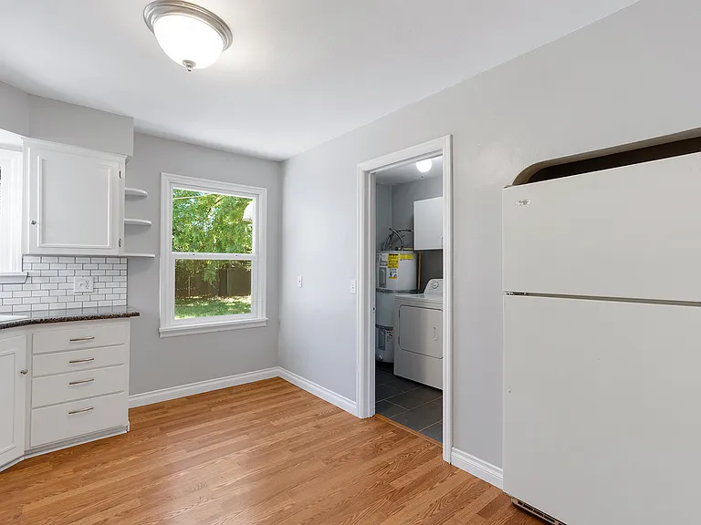 2130 Berry St SE — Photo 11