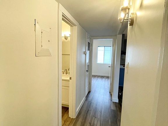 5th image of 1304 Summit St APT 202