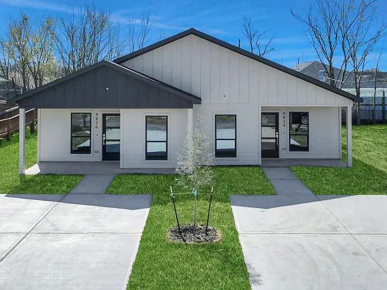 9824 Nedwald St — Photo 1