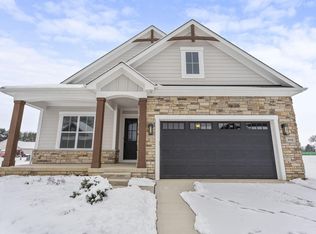 4041 Captains Cir, Lewis Center, OH 43035