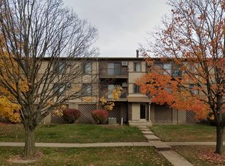 404 E Bailey Rd, Naperville, IL 60565