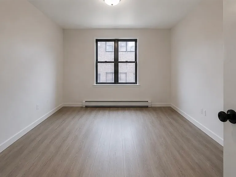 226 Brookside Ave — Photo 2
