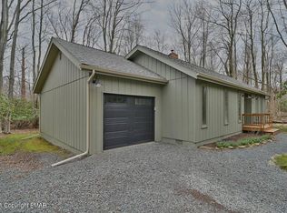 279 Tanglewood Dr, Pocono Pines, PA