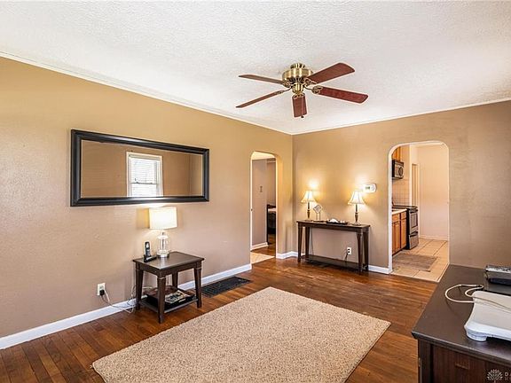 5th image of 4017 Elliot Ave