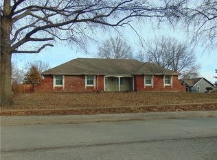 201 Johnston Dr, Raymore, MO 64083