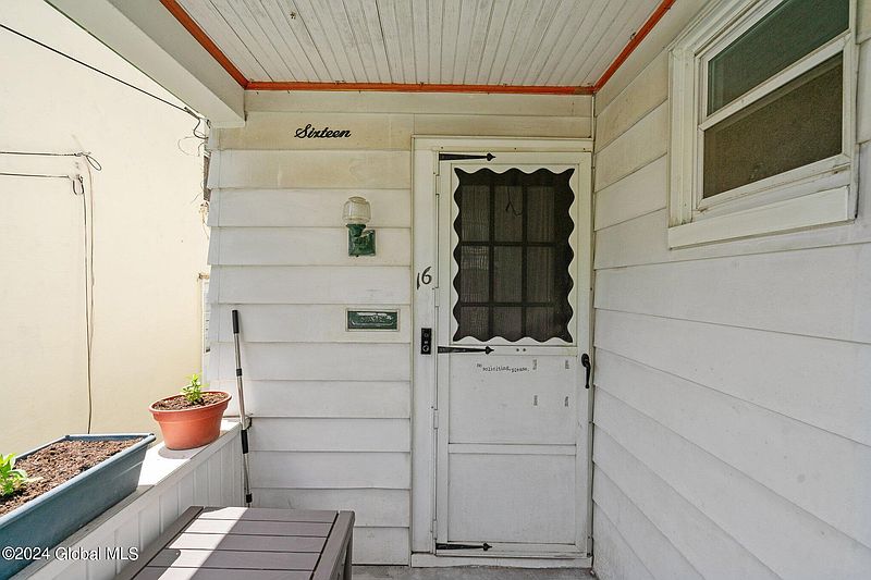 3rd image of 16 Arcadia Avenue