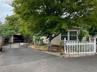 251 W 8th St, Lafayette, OR 97127