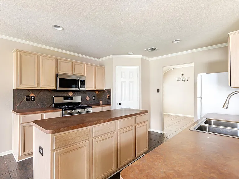 4914 Winding Timbers Cir — Photo 8