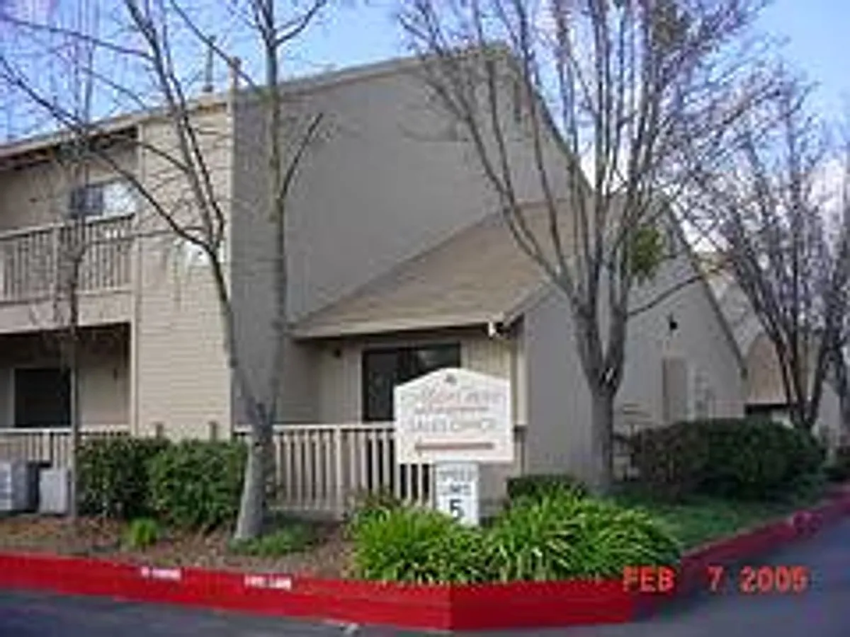 Building Photo - 3941 Madison Ave #200