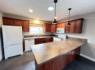 3931 Genine Dr, Oceanside, CA 92056