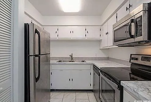 3 bed, 2.5 bath, 1208 sqft, $1,800 — Photo 3