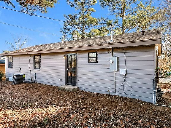3rd image of 32 Eaton Dr #1