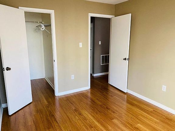 4th image of 21 Chesapeake Dr #21