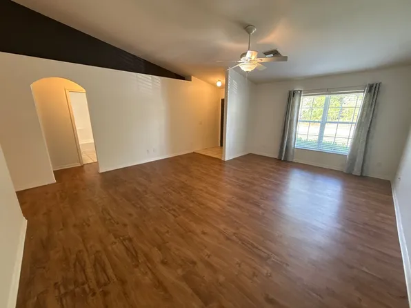 2730 W Royal Palm Dr, Citrus Springs, FL 34434