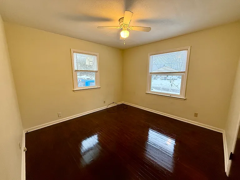 575 Noble Ave — Photo 14