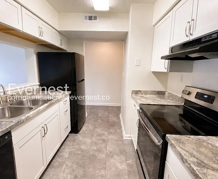 4009 Midlands Rd — Photo 2