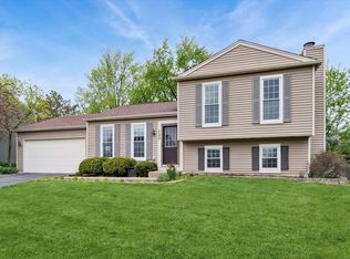733 Cypress Ln, Carol Stream, IL 60188