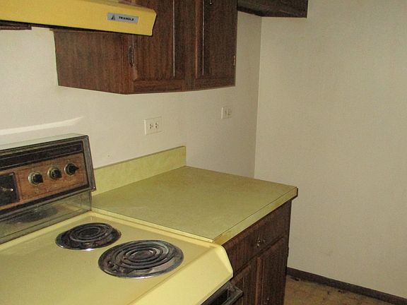 4th image of 13933 James Dr APT 819