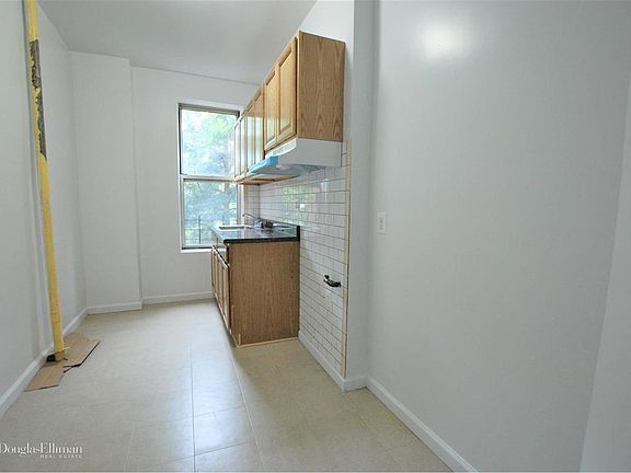 3rd image of 68 Cabrini Blvd APT 43